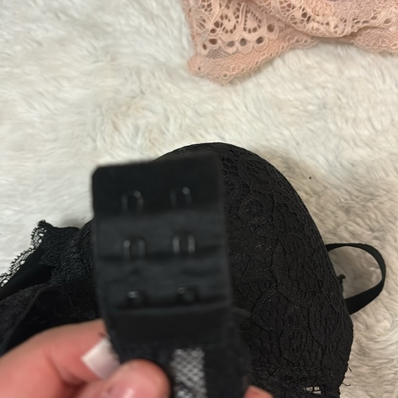 Pink and black Bras - Picture 4 of 4